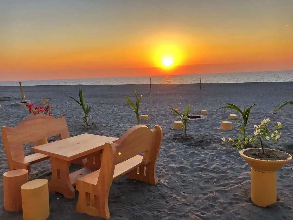 Sea Breeze Beachfront Home pinakamahusay na mga hostel sa La Union