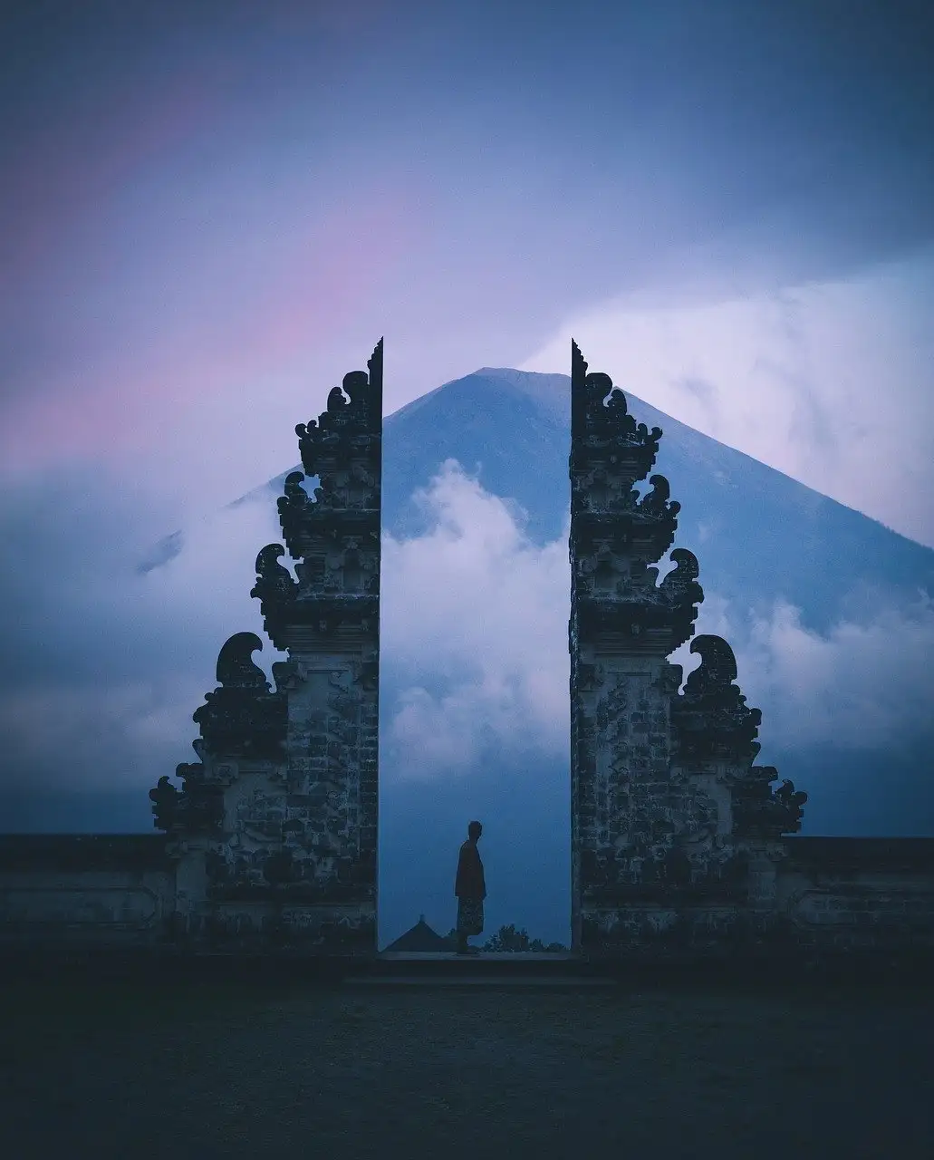 Lever du soleil de Lempuyang Luhur à Bali