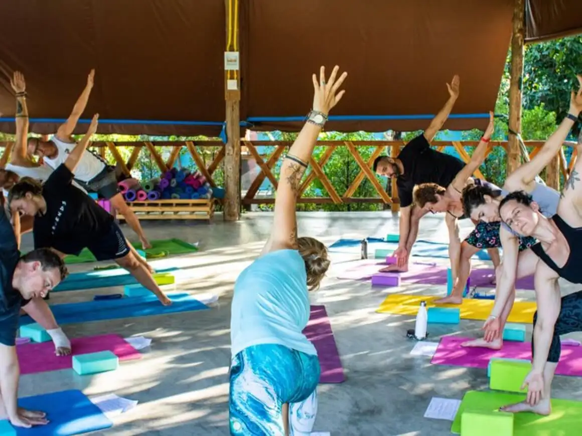 29 dias de meditação imersiva e retiro de ioga