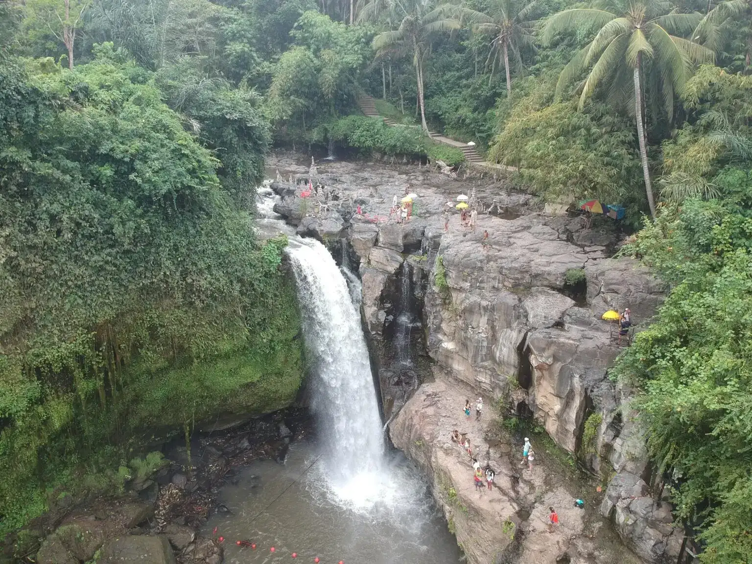 Thác Tegenungan Bali