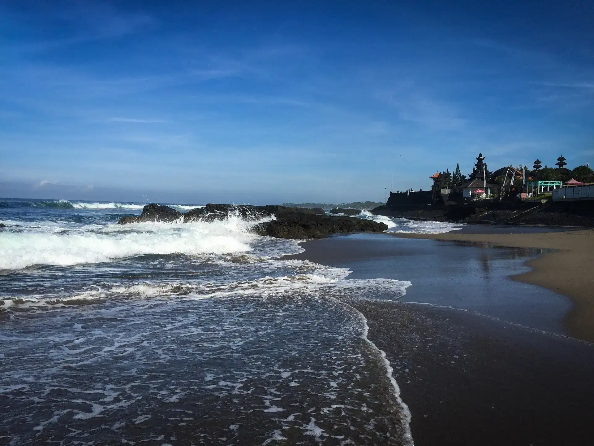 Lướt sóng Canggu