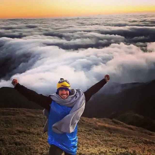 pejalan kaki di gunung pulag