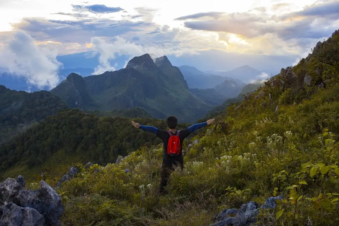 falésias calcárias no Parque Nacional Khao Sok