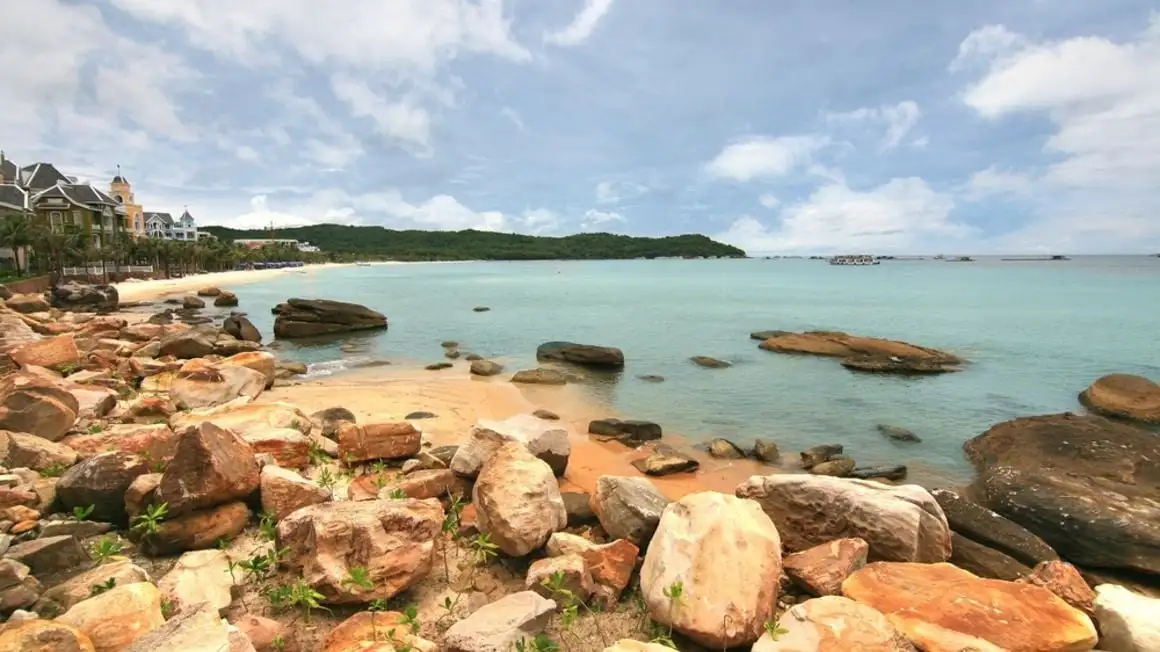 Europeiskt utseende byggnad i Sunset Town, Phu Quoc