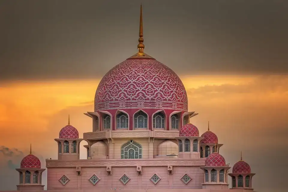 Putrajaya-Tour mit traditioneller Bootsfahrt