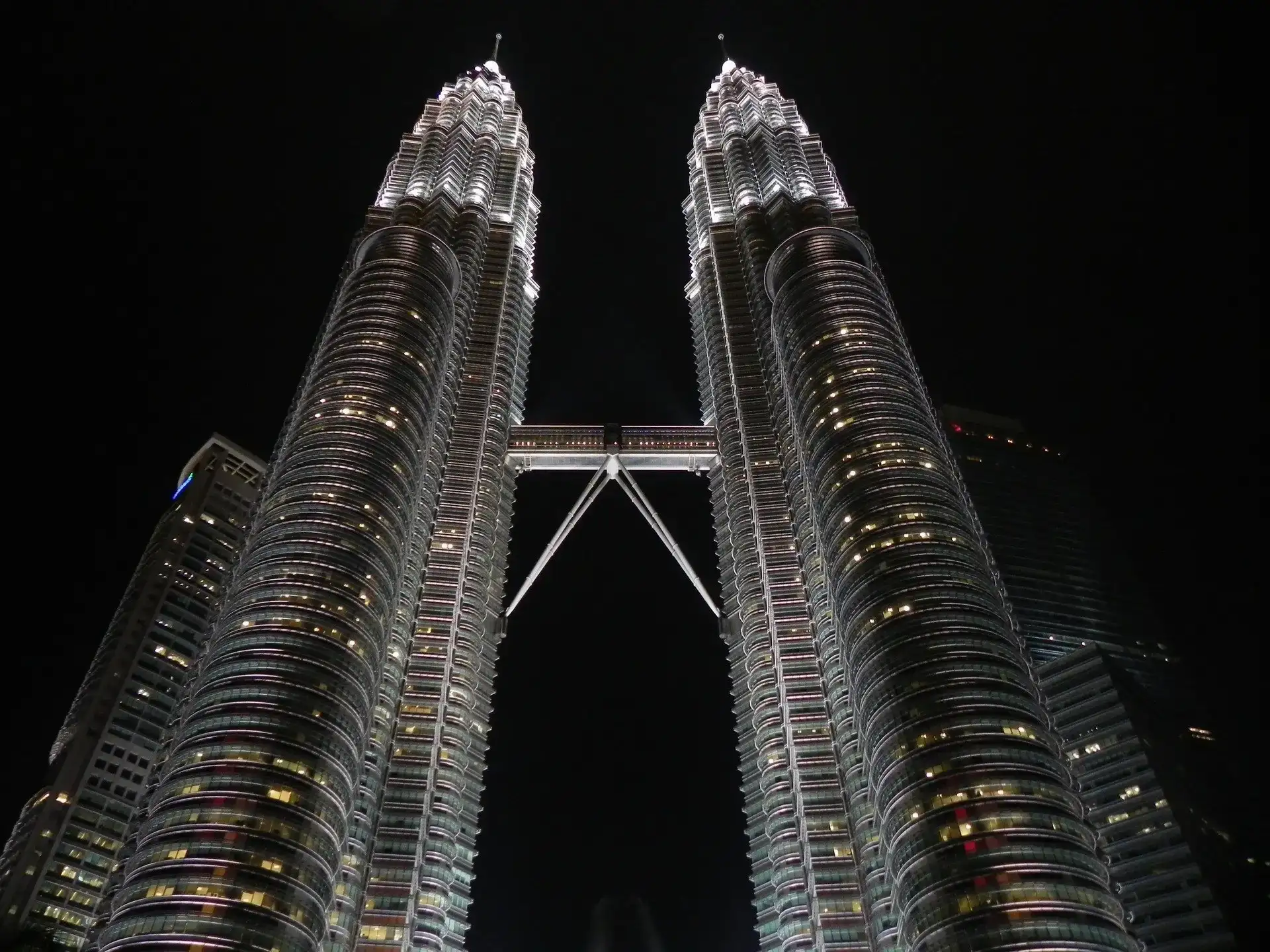 Petronas Twin Towers; Petronas Zwillingstürme