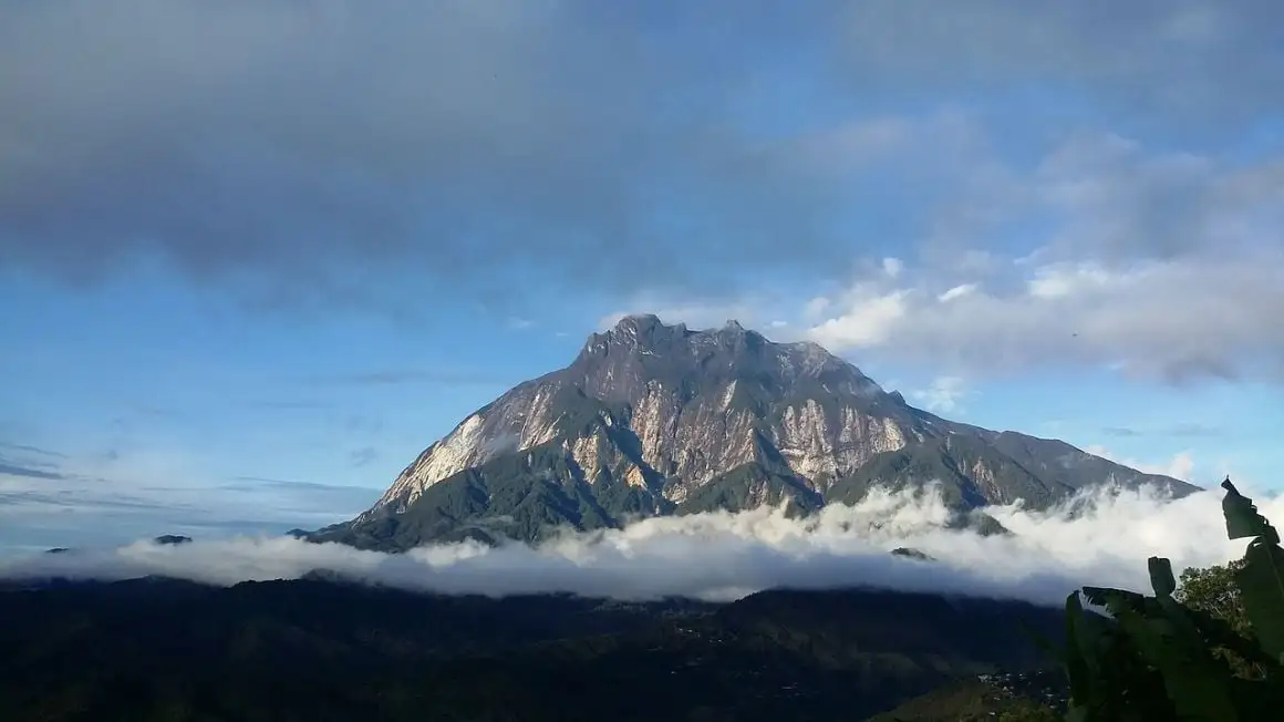 Kinabalu Dağı Yürüyüşü, Malezya