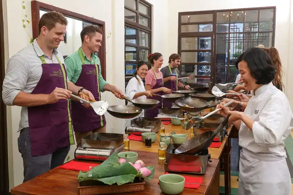 Visite du marché de Ben Thanh et cours de cuisine