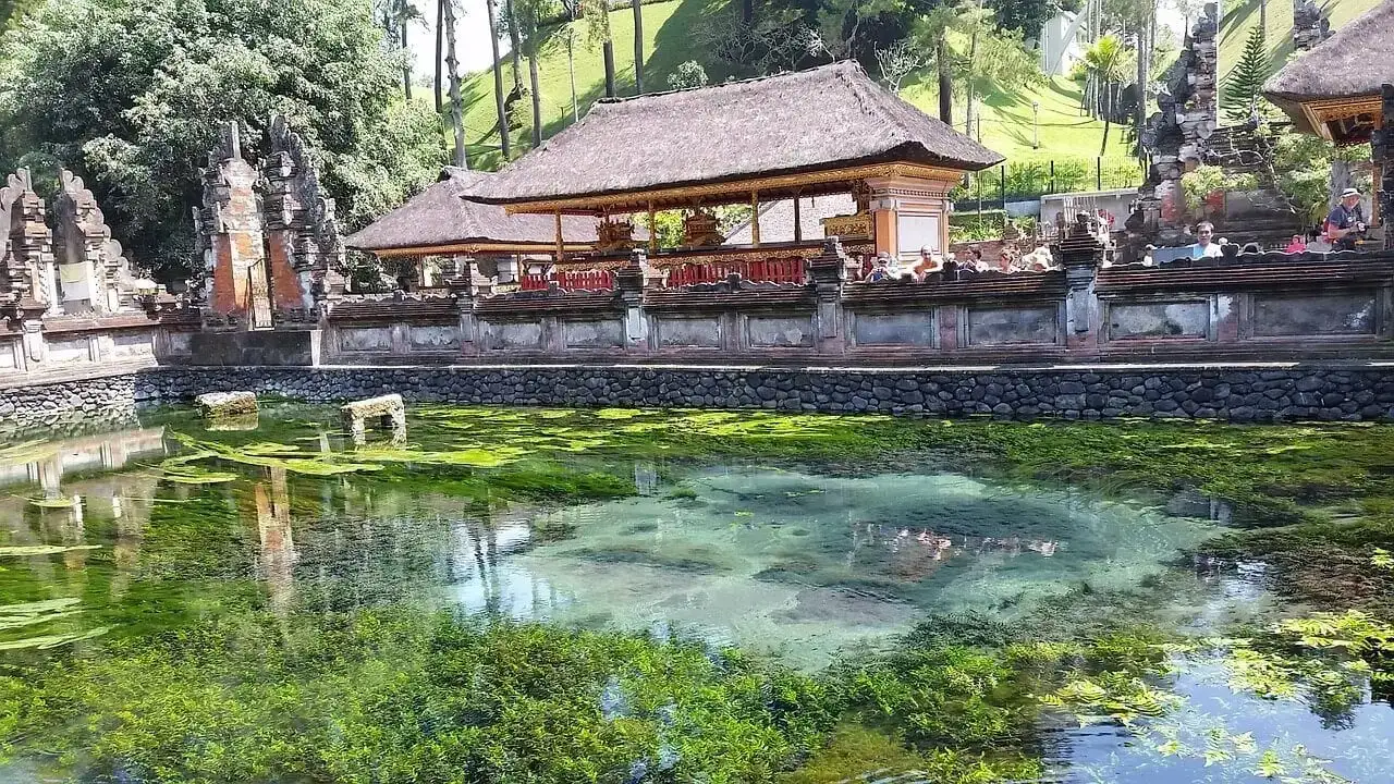 Adaugă cafea și prăjitură în stil Bali