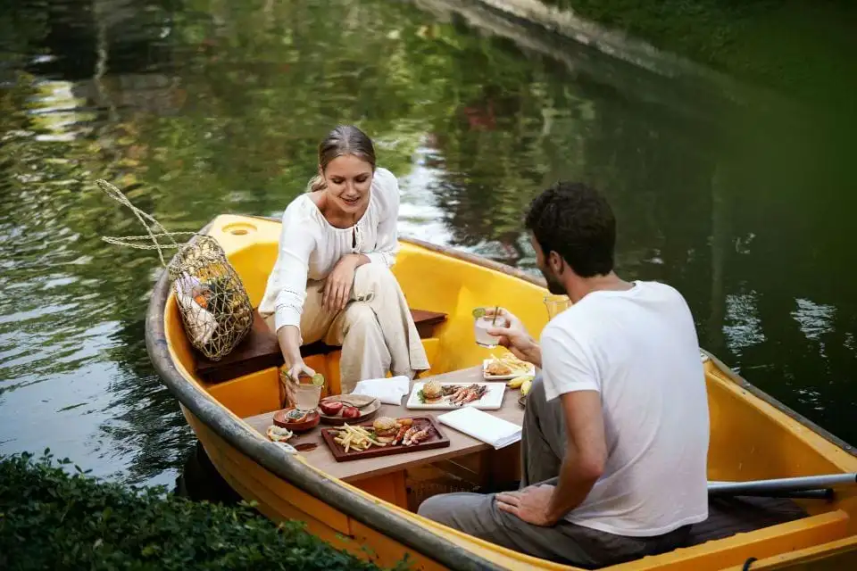 Offrez-vous un déjeuner pique-nique en bateau