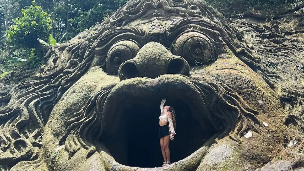 une grande statue balinaise à Ubud, Bali