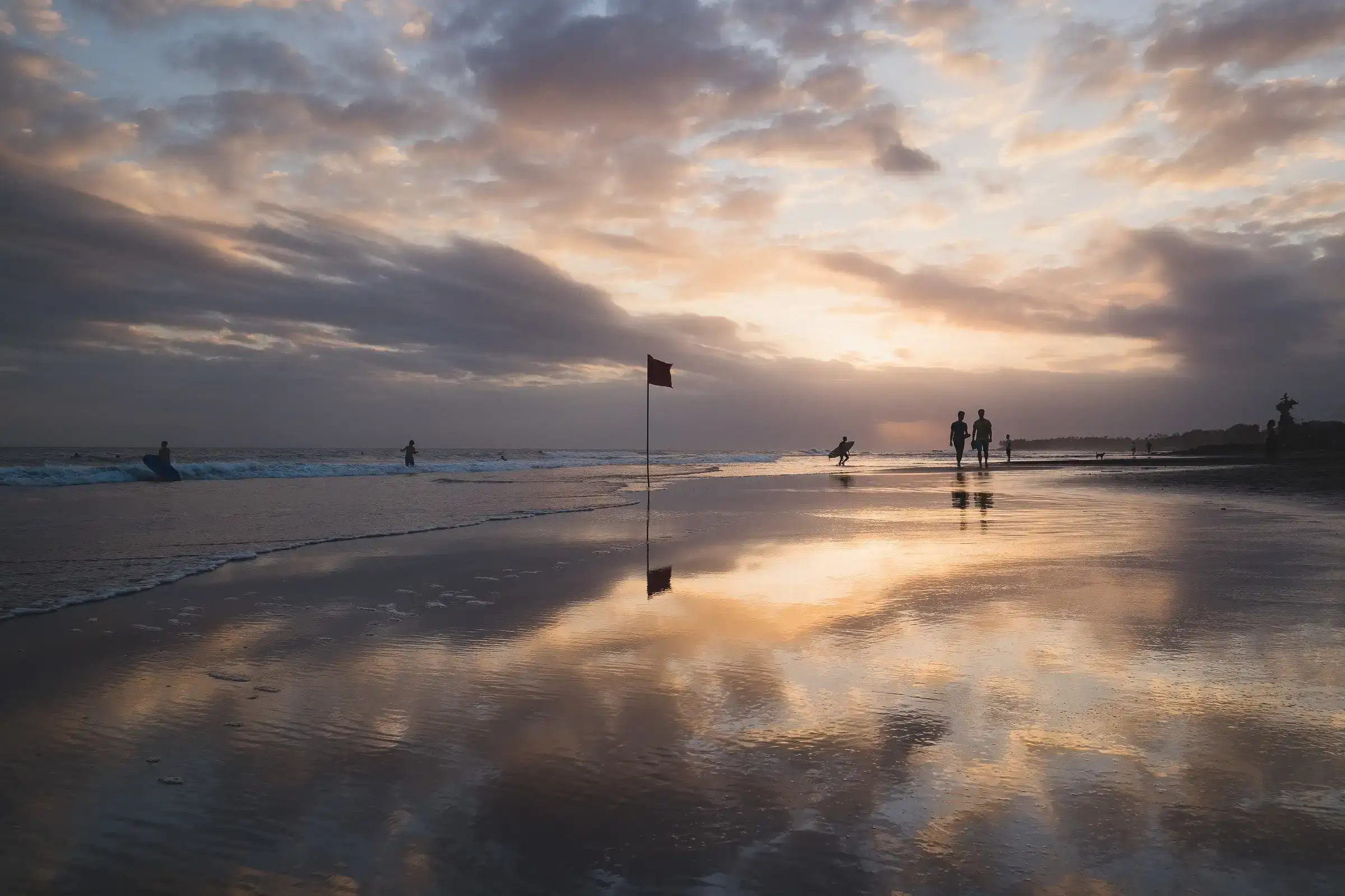 Залез в Canggu Batu Bulong Beach