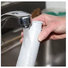 Run the can under cold water - Illustration