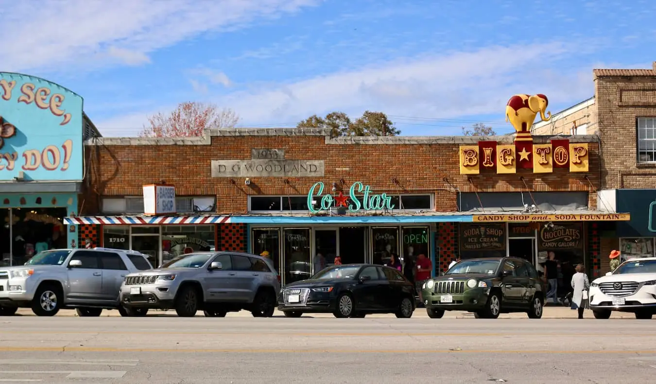 Boutiques le long de la route à South Congress, Austin, Texas