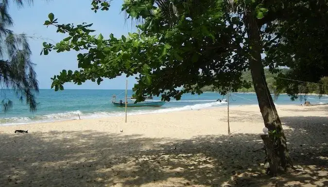 plage et volley-ball de l'île aux bambous