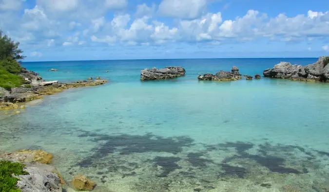 La crique des Bermudes est un endroit très paisible et chaleureux pour nager