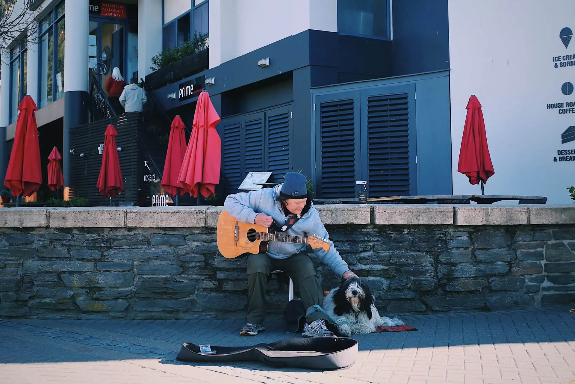 Busking 101: kā piesaistīt un finansēt savus ceļojumus!