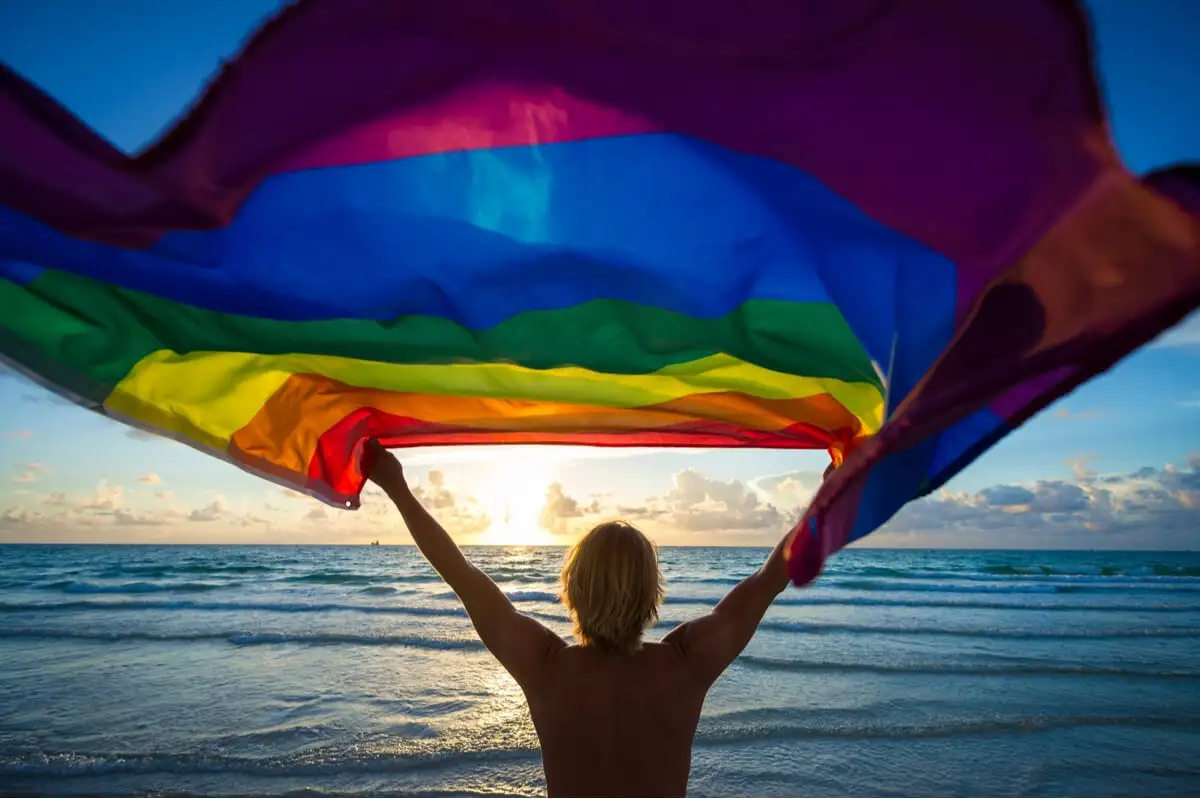 سفر LGBTQ: دليل رائع لسفر المثليين في عام 2024