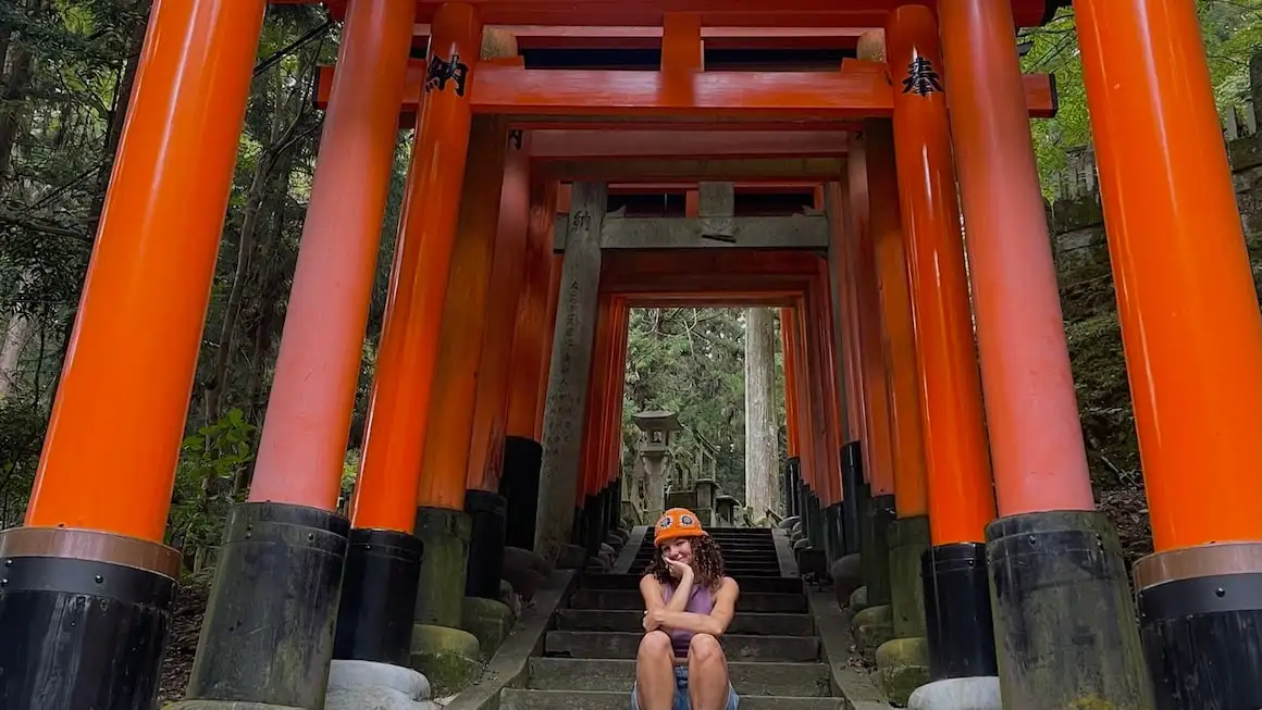 ULTIMATE przewodnik po świątyni Fushimi Inari Taisha (2024)