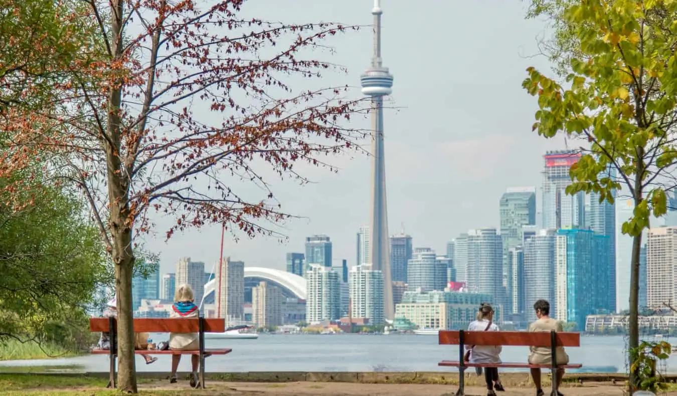 Cakrawala ikonik Toronto, Kanada dilihat dari pulau