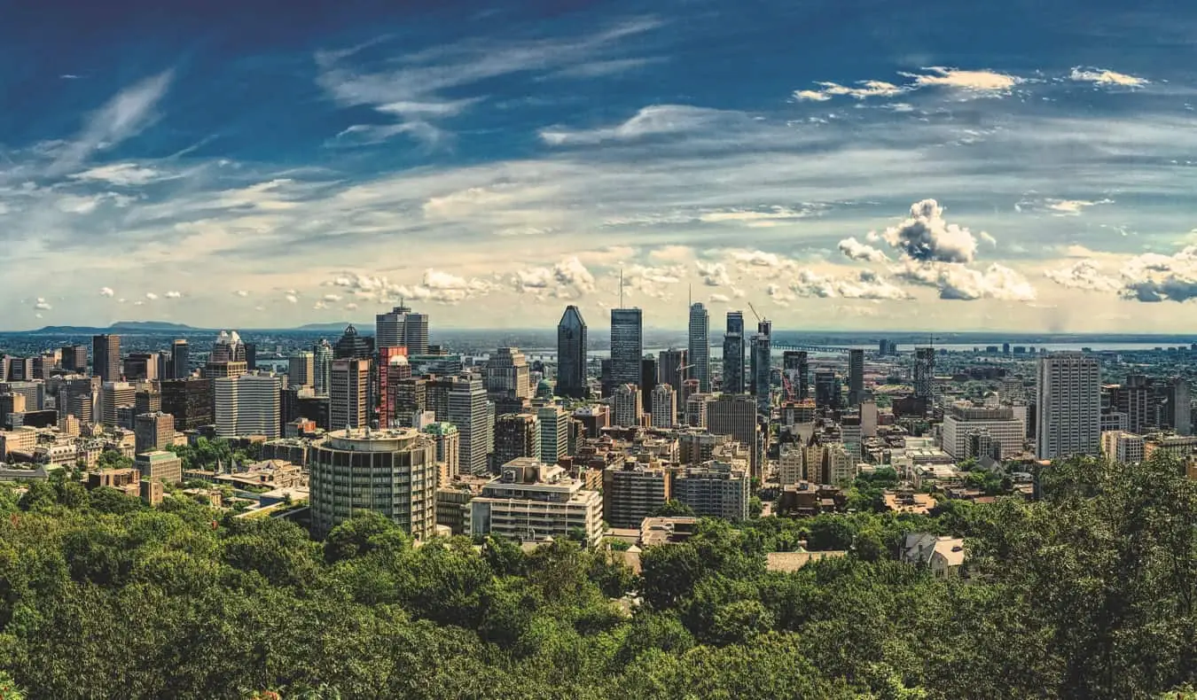 Cakrawala Montreal, Kanada pada musim panas
