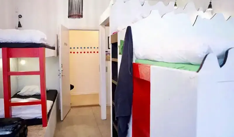 À l’intérieur d’un petit dortoir de l’auberge Globalhagen à Copenhague