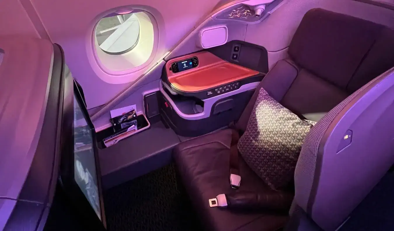 Siège spacieux en classe affaires dans un avion