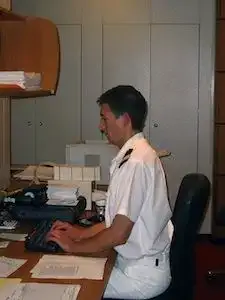 potulující se hrabě tvrdě v práci