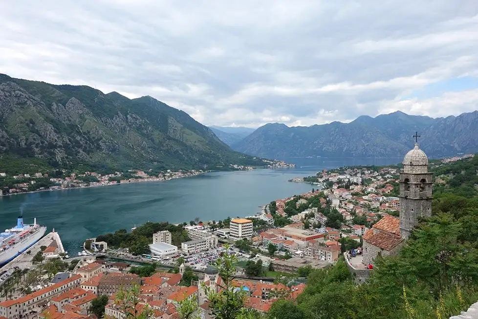 Wo übernachten in Kotor (2024 • COOLSTE Gegenden!)