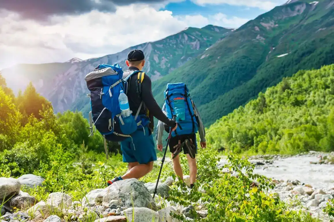 Trekking a Kaukázusban: 15 EPIC túraútvonal 2024-ben!
