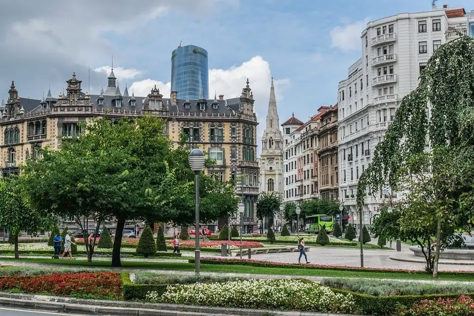 Onde Ficar em Bilbao (2024 • Áreas MAIS FRESCAS!)