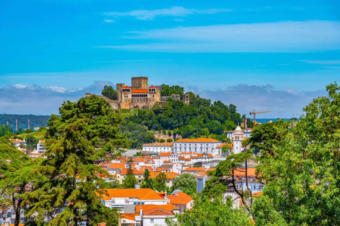 10 Retret Yoga TERBAIK di Portugal (2024)