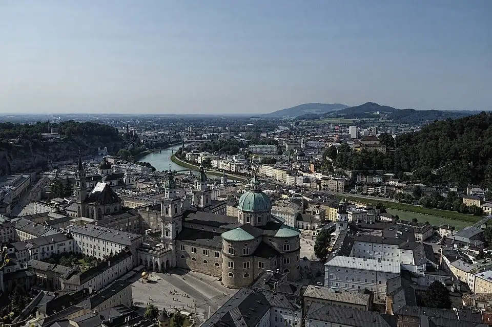 9 Upeaa hostellia Salzburgissa (2024 • Sisäpiiriopas!)