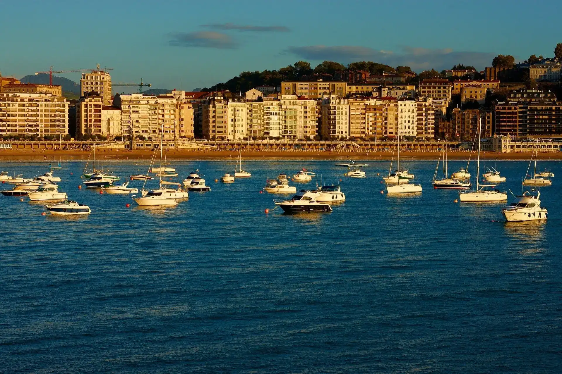 Paano Magrenta ng Kotse Sa Spain