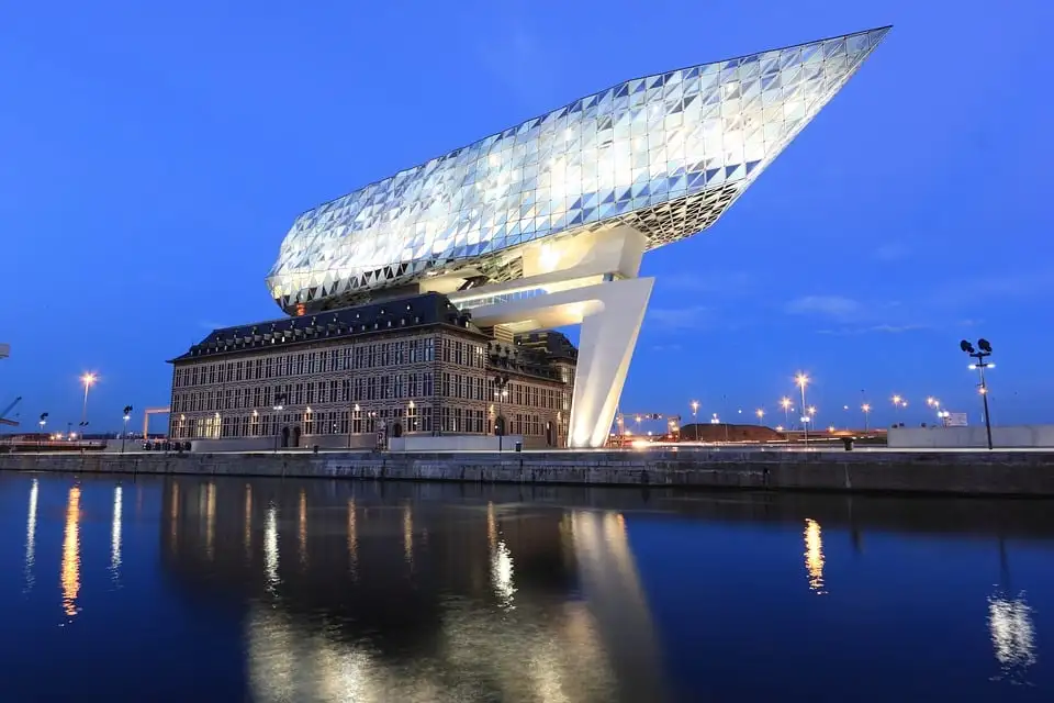 10 EPIC-hostels in Antwerpen (2024 • Insider Guide!)