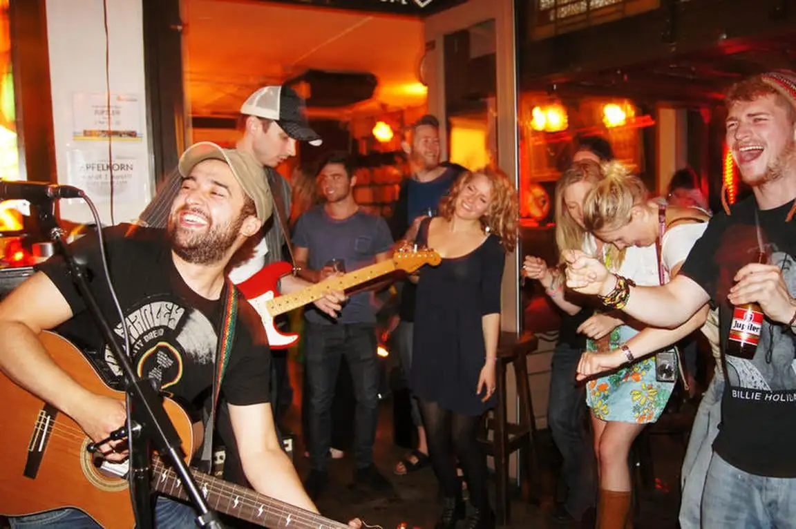 Flying Pig Downtown, os melhores hostels para festas da Europa