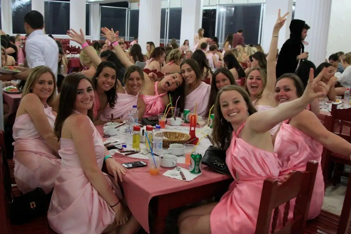 Os melhores hostels para festas de Francesco na Europa