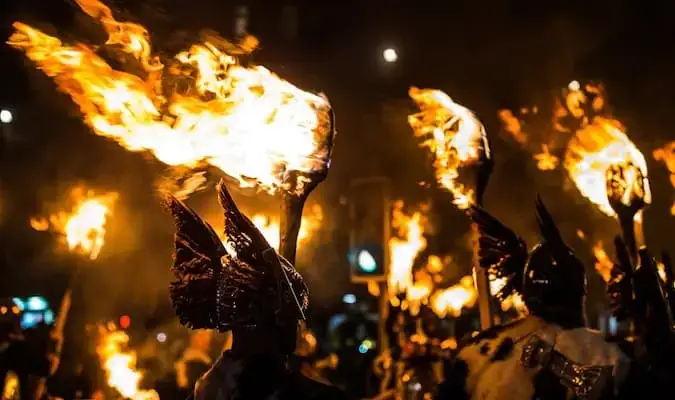 Un défilé Viking à Hogmanay à Édimbourg, en Écosse