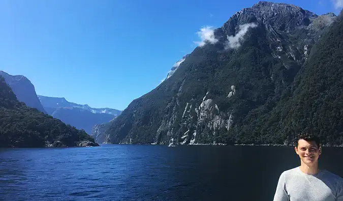 Noamdic Matt kruiisil läbi Milford Soundi Uus-Meremaal