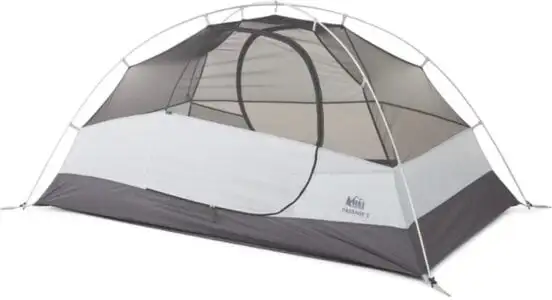 Tenda REI Coop Passage 2 com pegada