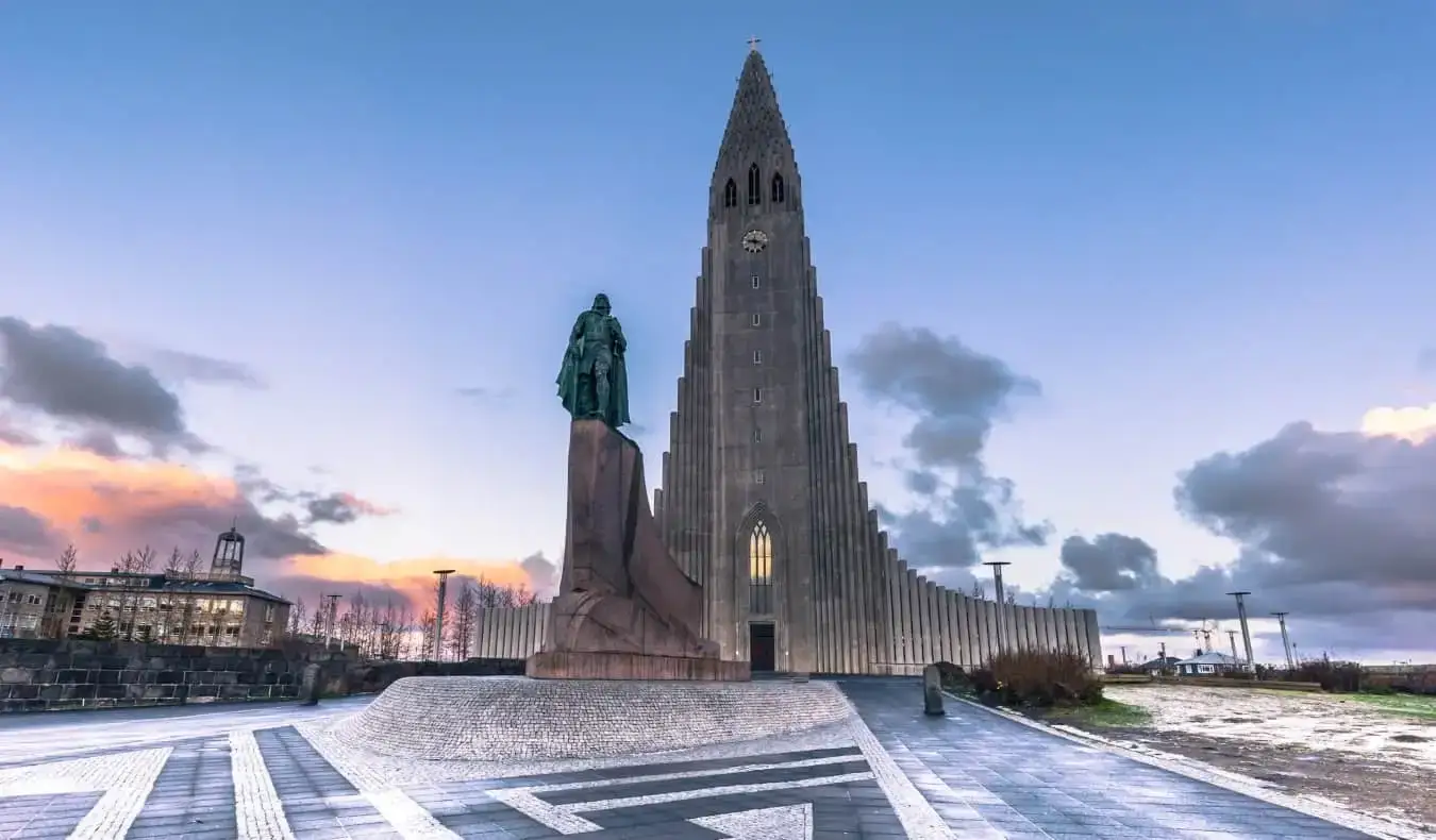 Hallgrímskirkja, gereja utama di Reykjavik, Iceland