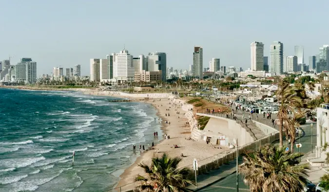 Une vue aérienne de Tel Aviv et de son littoral en Israël