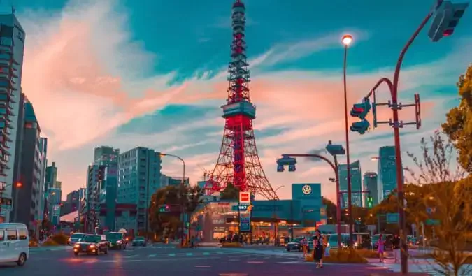 La Tour de Tokyo au lever du soleil à Tokyo, Japon