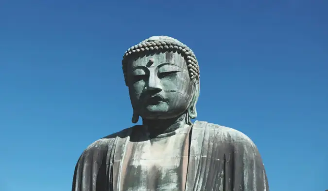 Le Grand Bouddha de Kamakura, Kapan contre un ciel bleu vif