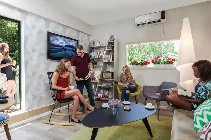 Το Gordon Inn Suits Best Hostel for Digital Nomads στο Τελ Αβίβ