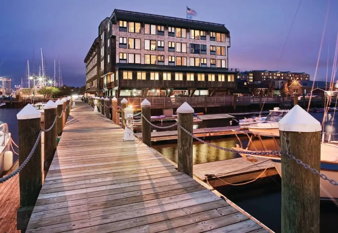 Onde ficar em Newport, RI (2024 • Áreas MAIS FRESCAS!)