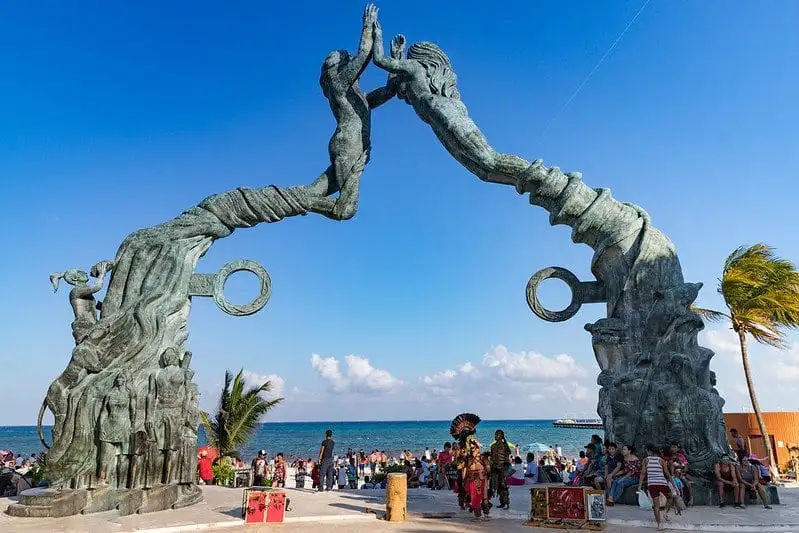 Je li Playa del Carmen sigurna za putovanje? (Insajderski savjeti 2024.)