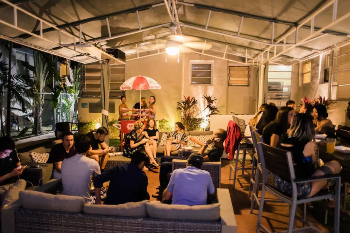 Bedden en drankjes Party Hostel Miami