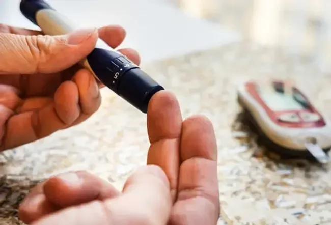 Santé des pieds: raisons pour lesquelles vous vous sentez brûler dans vos pieds