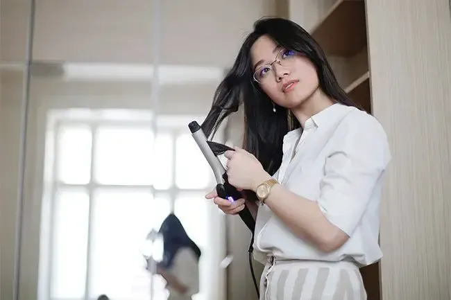 Haargesundheit: 14 Möglichkeiten, um Ihrem Haar zu helfen, schneller und stärker zu werden